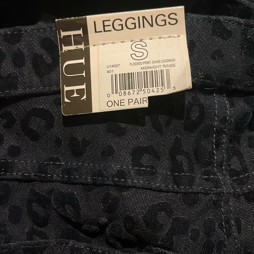HUE stretchy black leggings-flocked cheetah black-on-black print midnight rinse